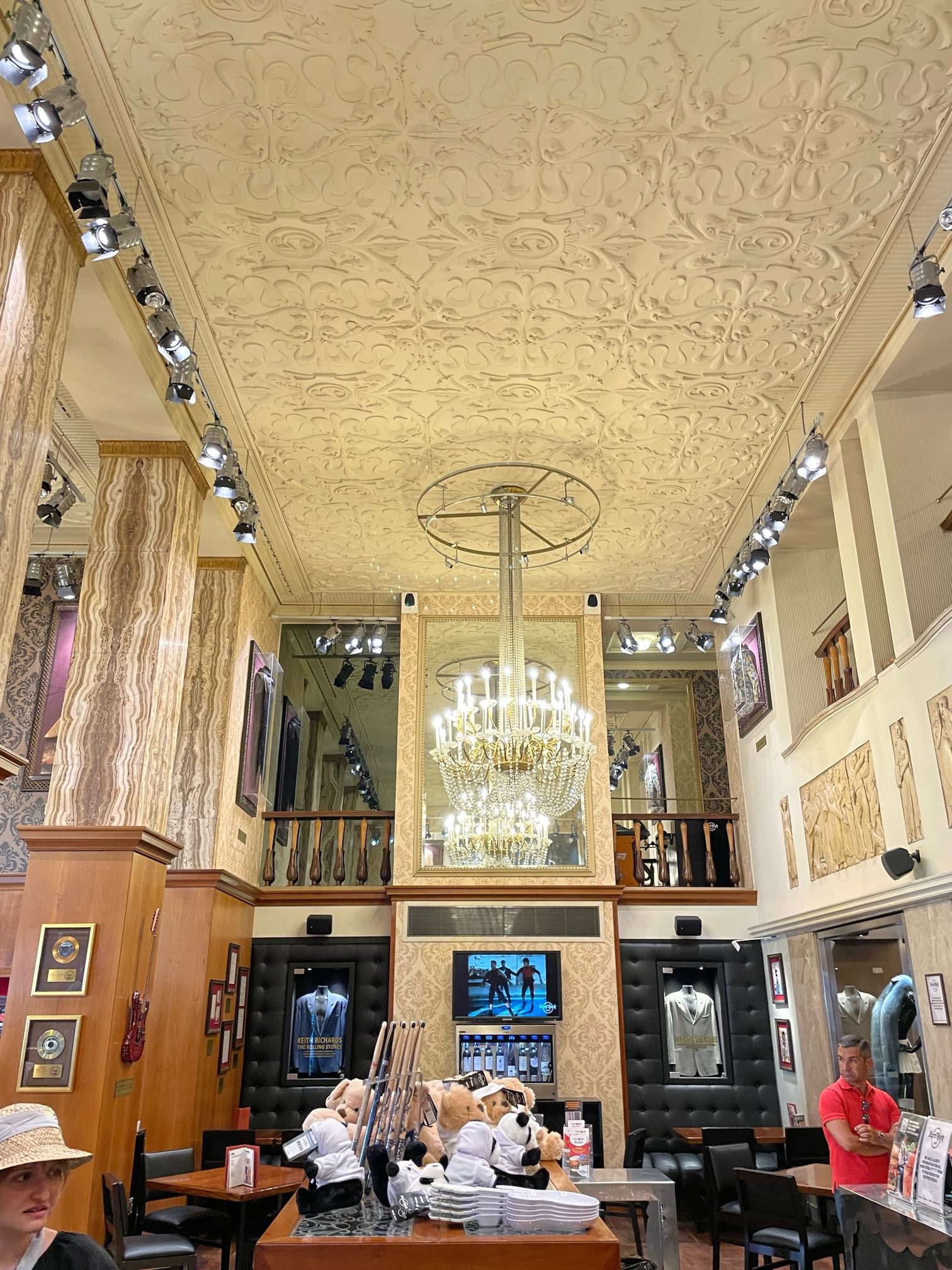 Hard Rock Cafe Florence American Classics With A Side Of Rock ‘n Roll The Florentine The